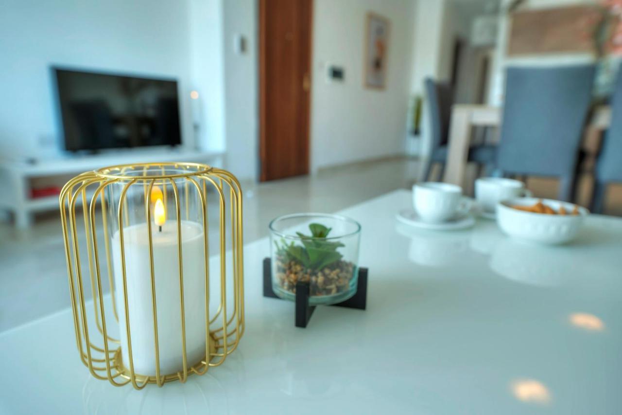 Seafront Beautifully Furnished 2 Bedrooms Gogzr-3