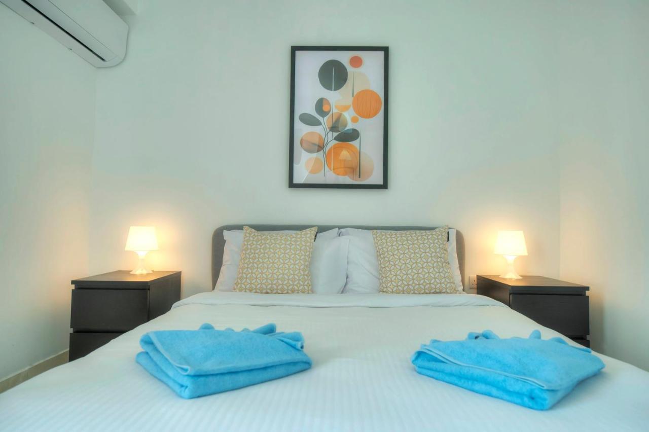 Seafront Beautifully Furnished 2 Bedrooms Gogzr-3 Apartamento Gzira