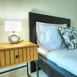 Seafront Beautifully Furnished 2 Bedrooms Gogzr-3