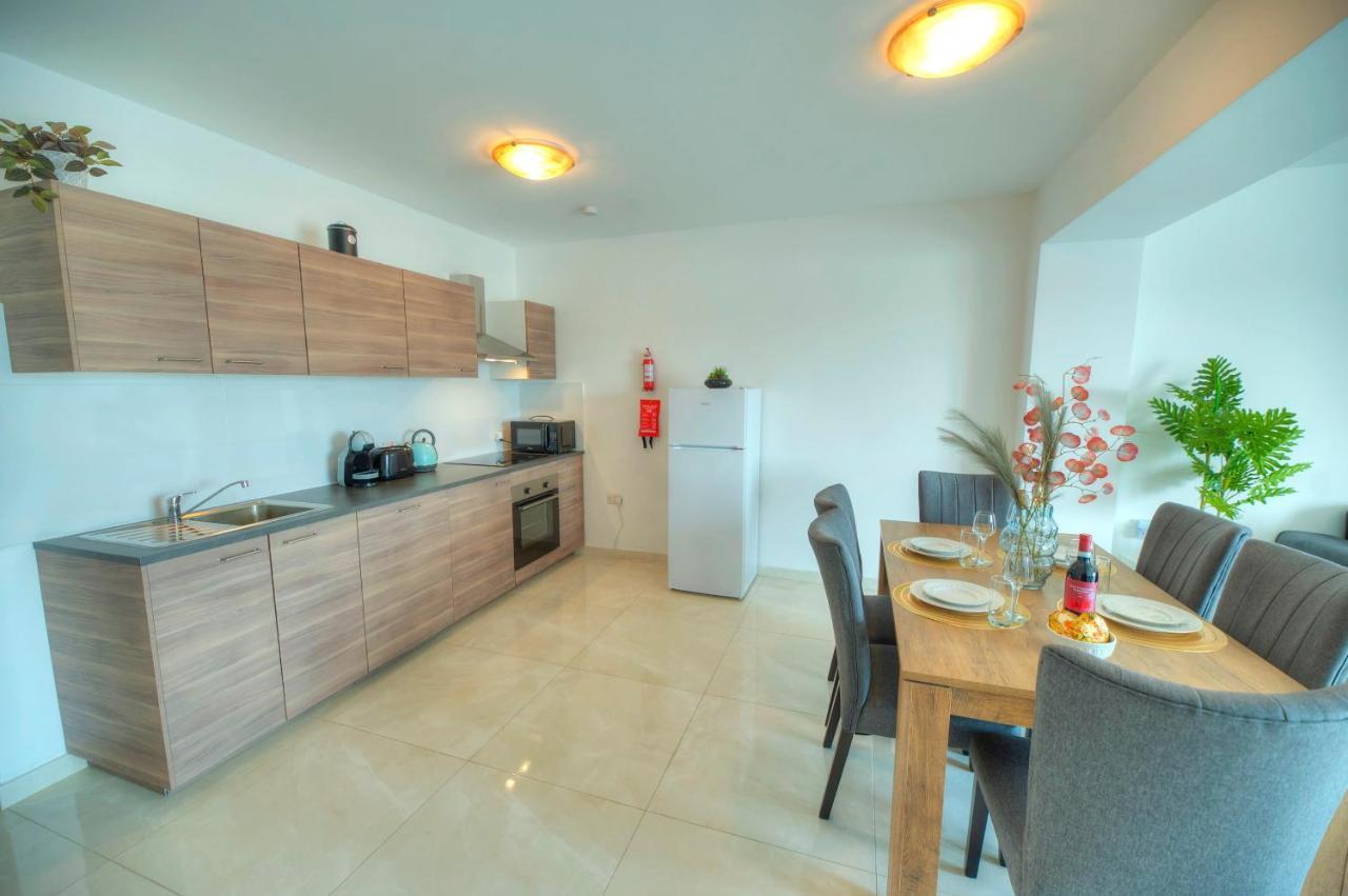 Apartment Seafront Beautifully Furnished 2 Bedrooms Gogzr-3