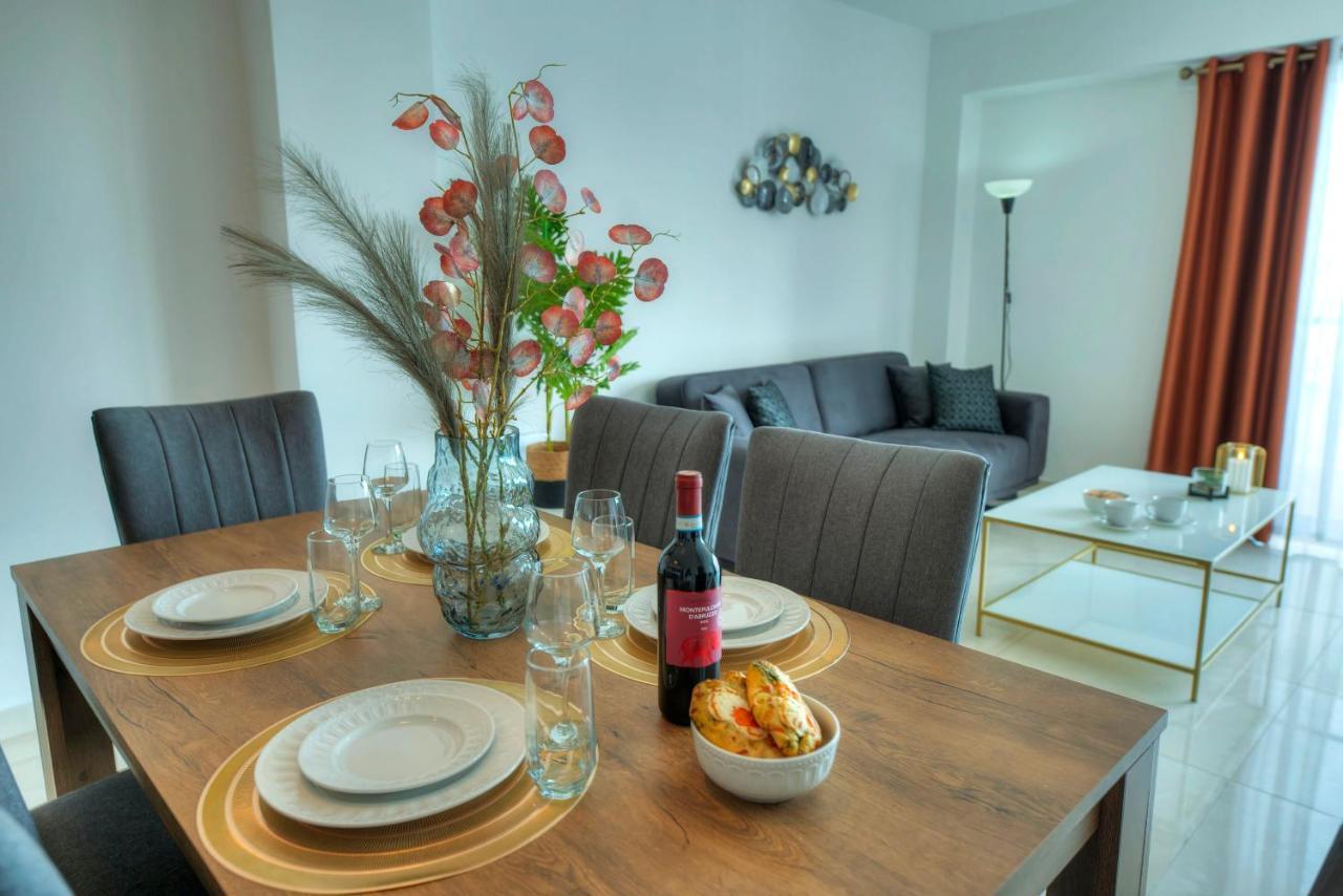 Seafront Beautifully Furnished 2 Bedrooms Gogzr-3 *