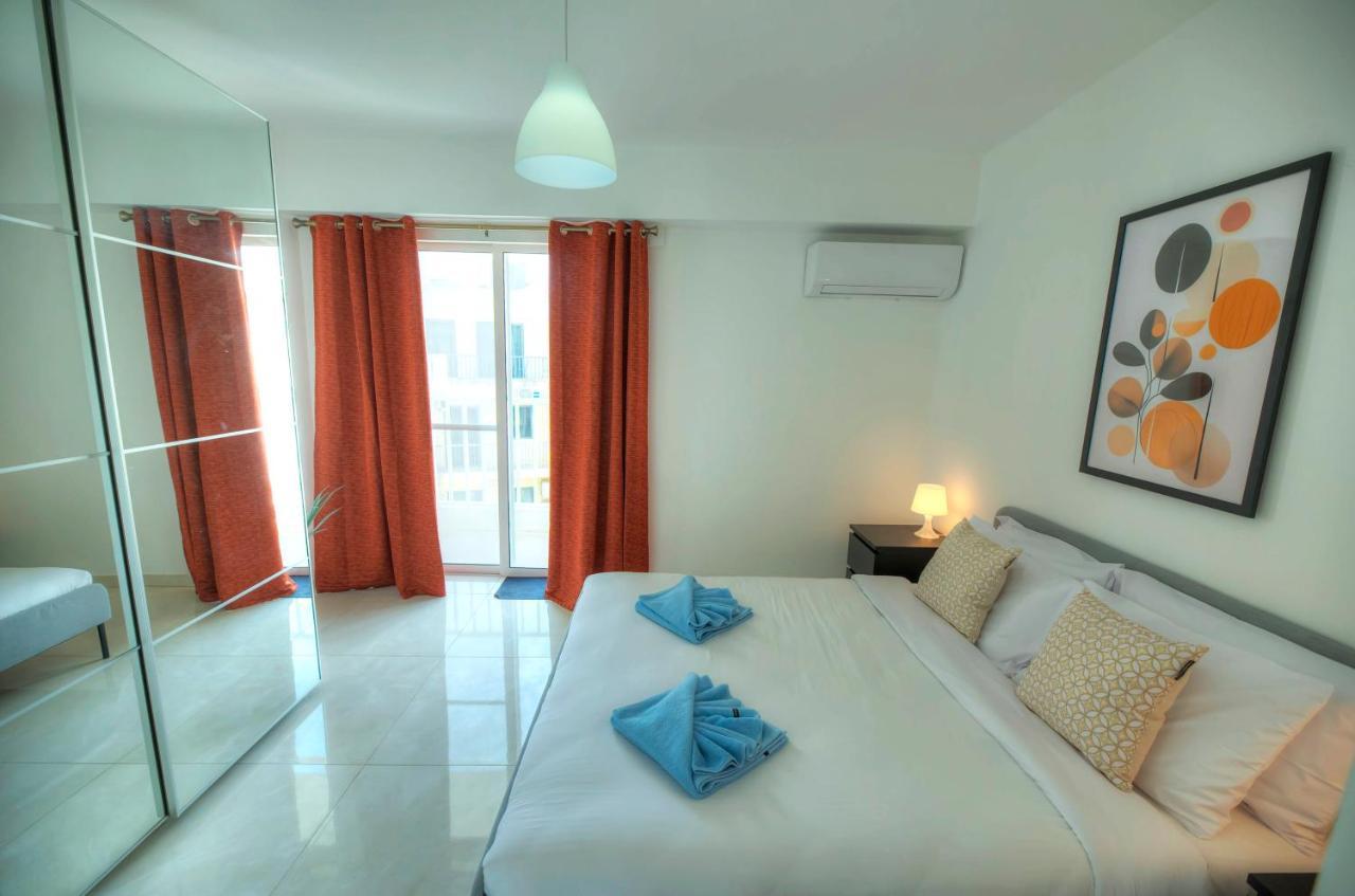 Seafront Beautifully Furnished 2 Bedrooms Gogzr-3 Apartment