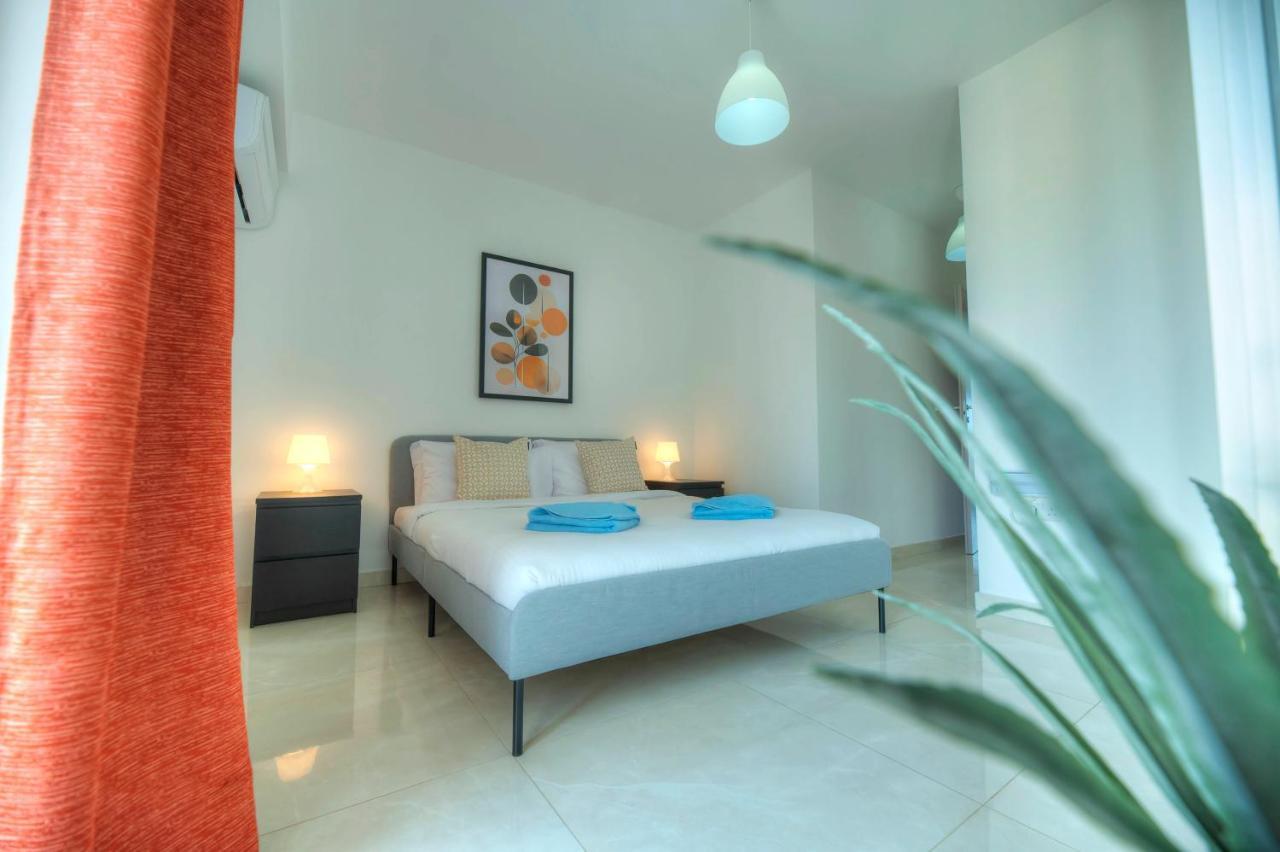 Apartment Seafront Beautifully Furnished 2 Bedrooms Gogzr-3 *