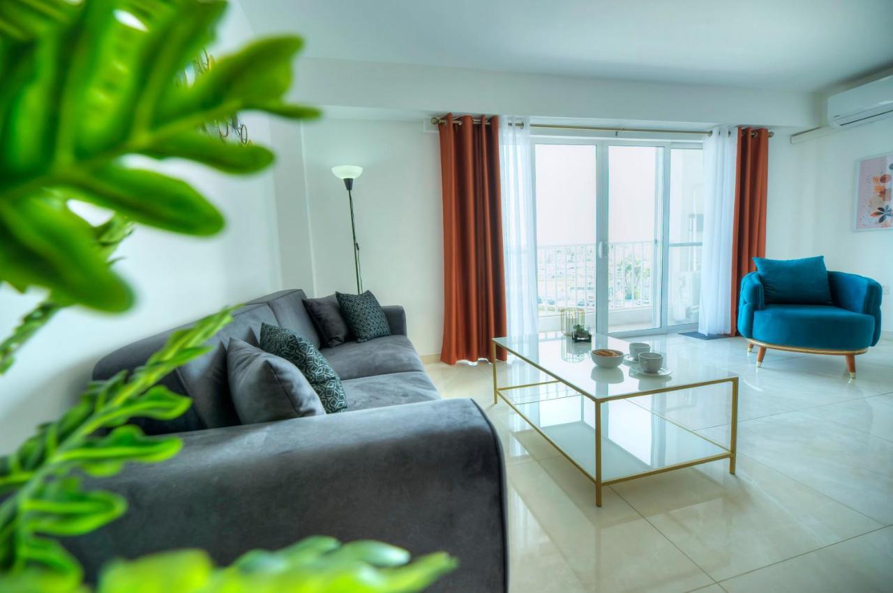 Apartment Seafront Beautifully Furnished 2 Bedrooms Gogzr-3