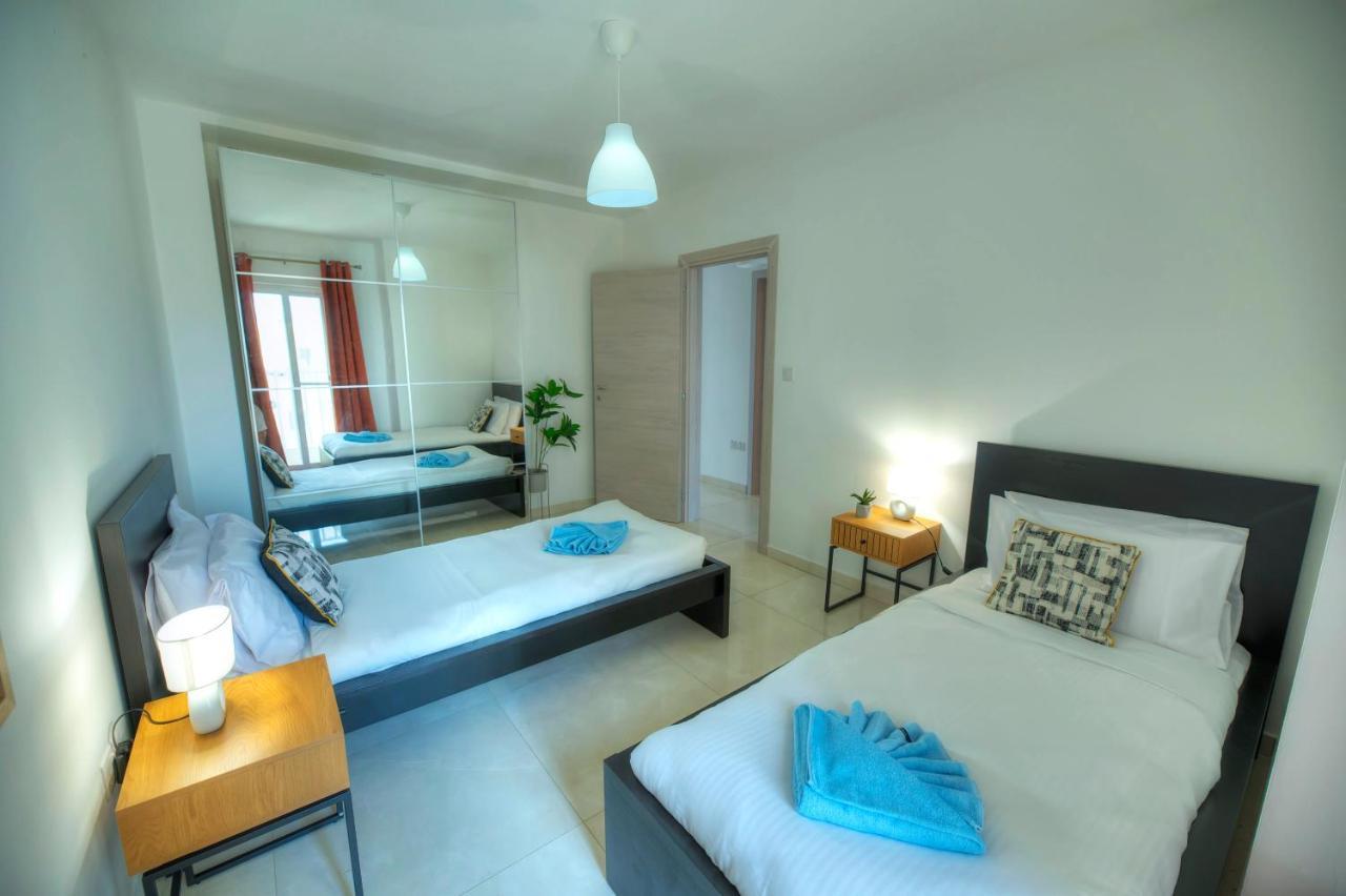 Seafront Beautifully Furnished 2 Bedrooms Gogzr-3 *