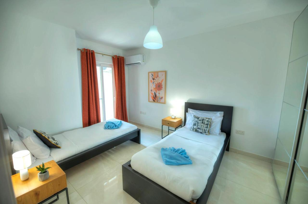 Seafront Beautifully Furnished 2 Bedrooms Gogzr-3 Apartment